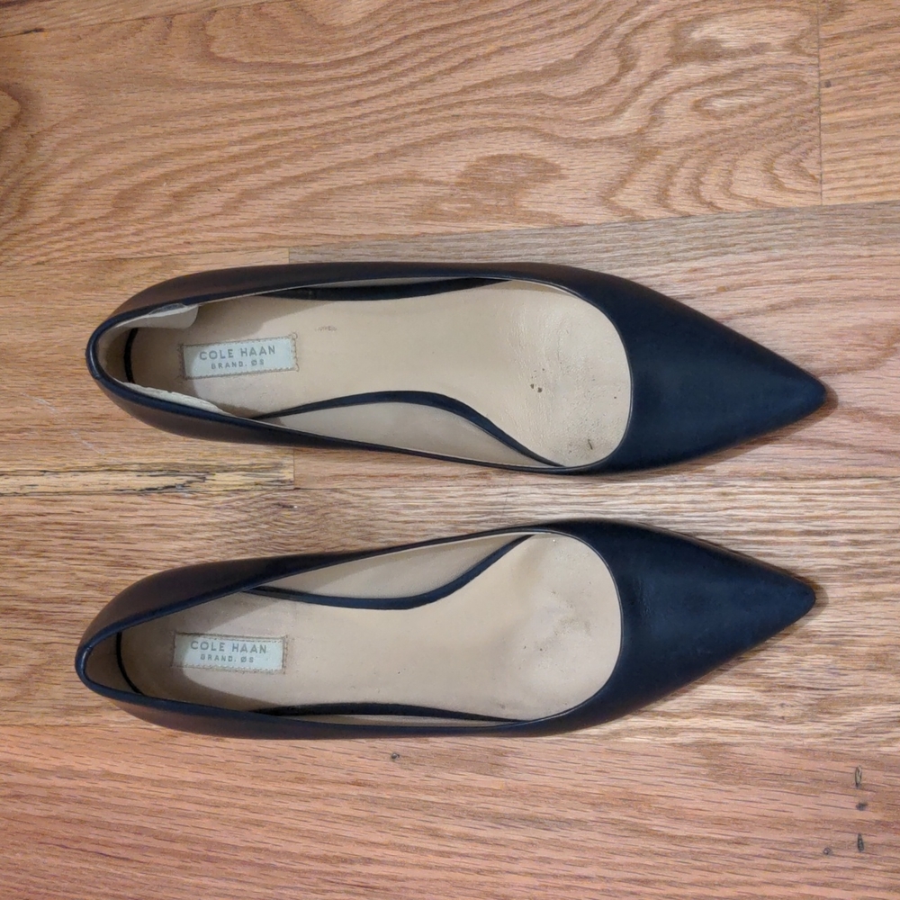Cole haan navy pumps